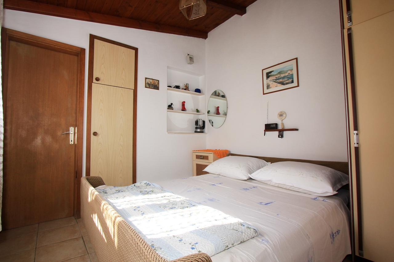 Apartament Robinson Mirela *