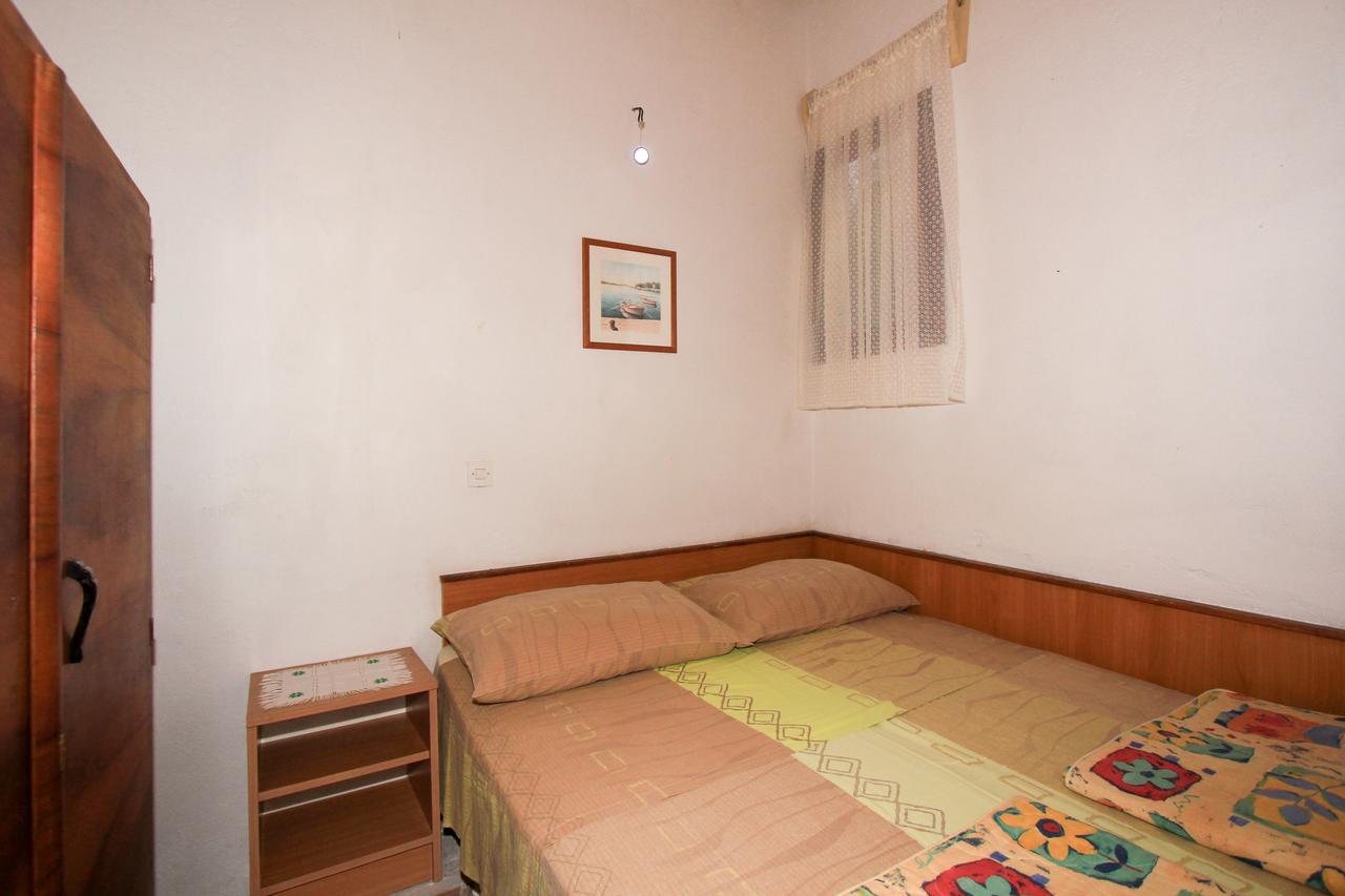 Robinson Mirela Apartament *